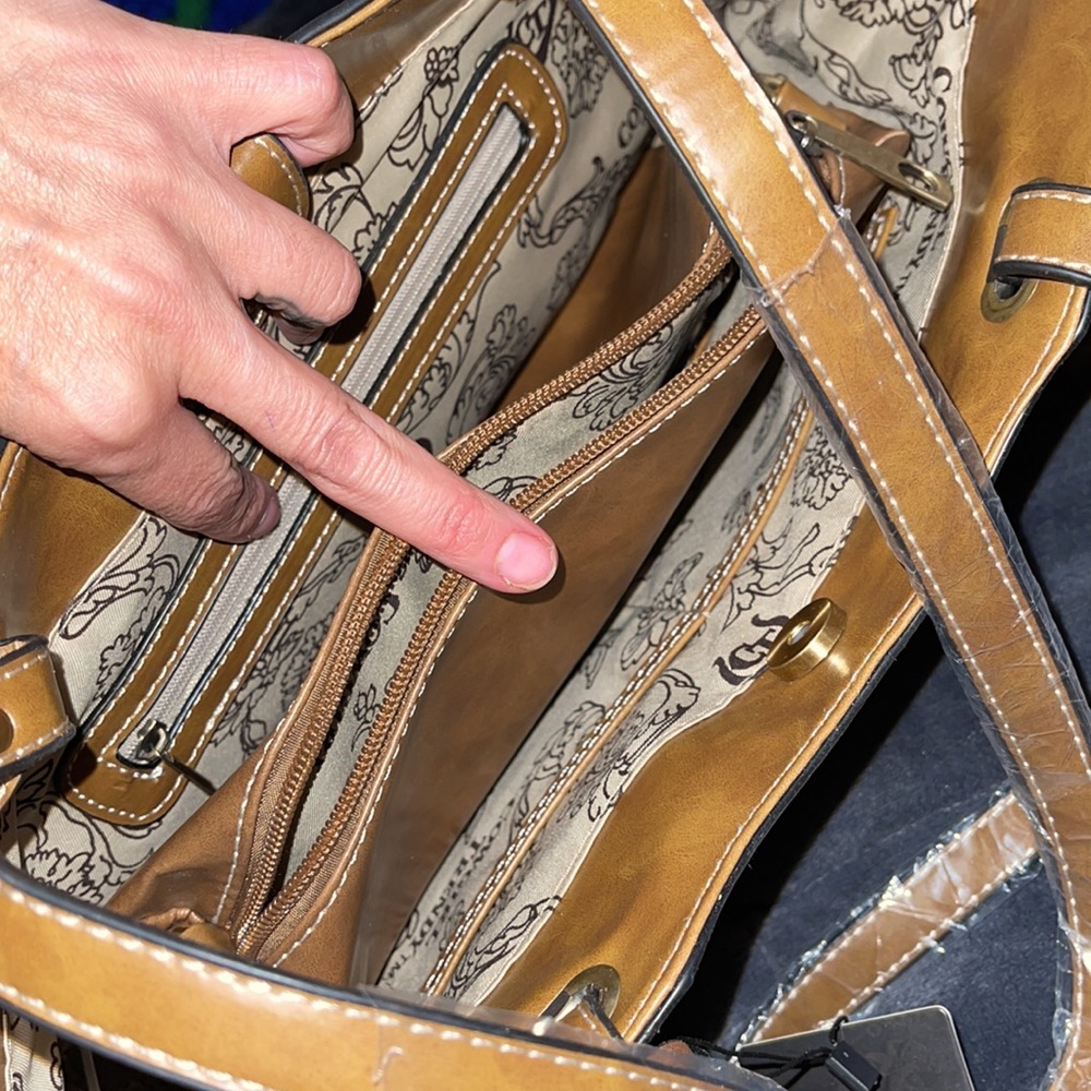 Purse - Picture 4 of 4